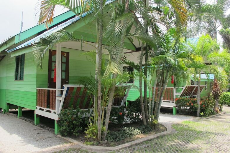 Hotel The Green Resort Sri Racha