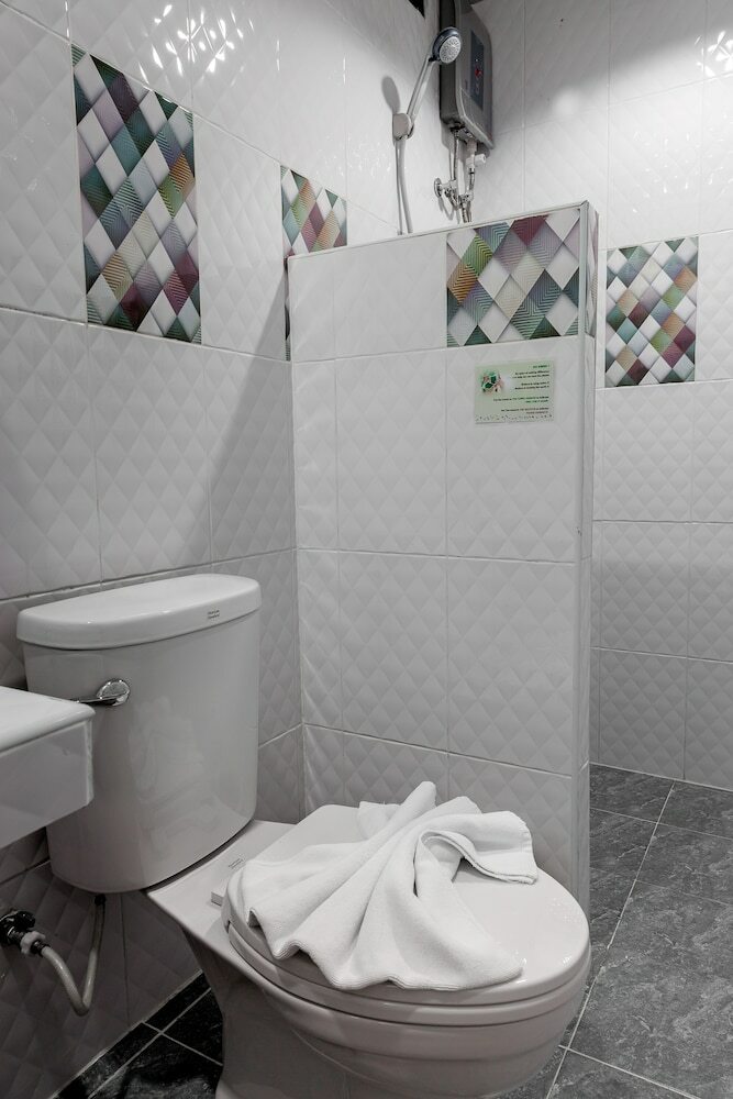 Hostal The Guest Hotel - Hostel