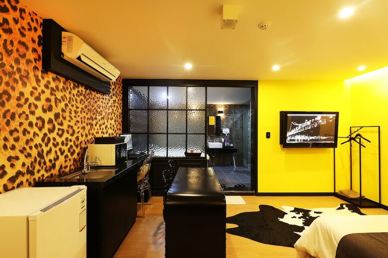 Sm Boutique Hotel