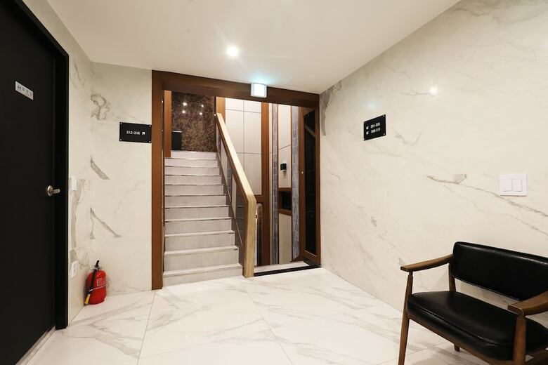 Sm Boutique Hotel