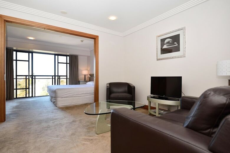 Elegant Apartment With City View