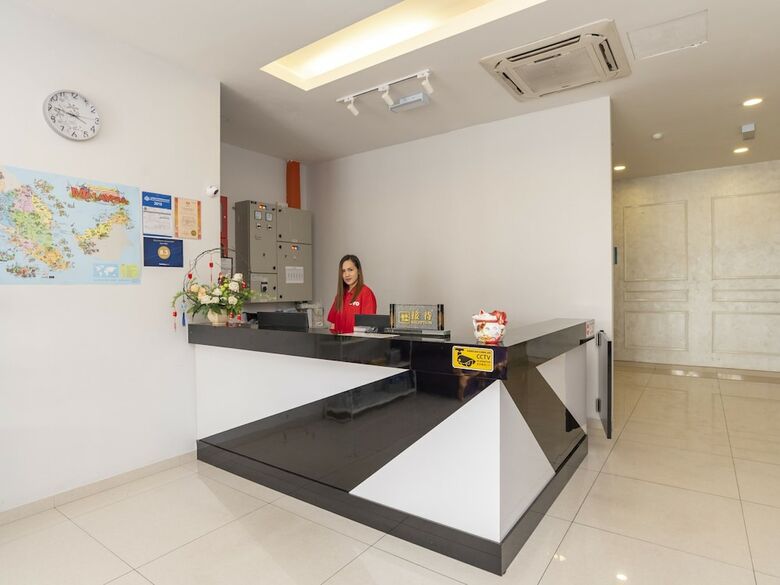 Oyo 89423 Zenz Hotel