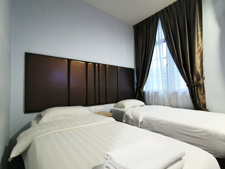 Oyo 89423 Zenz Hotel