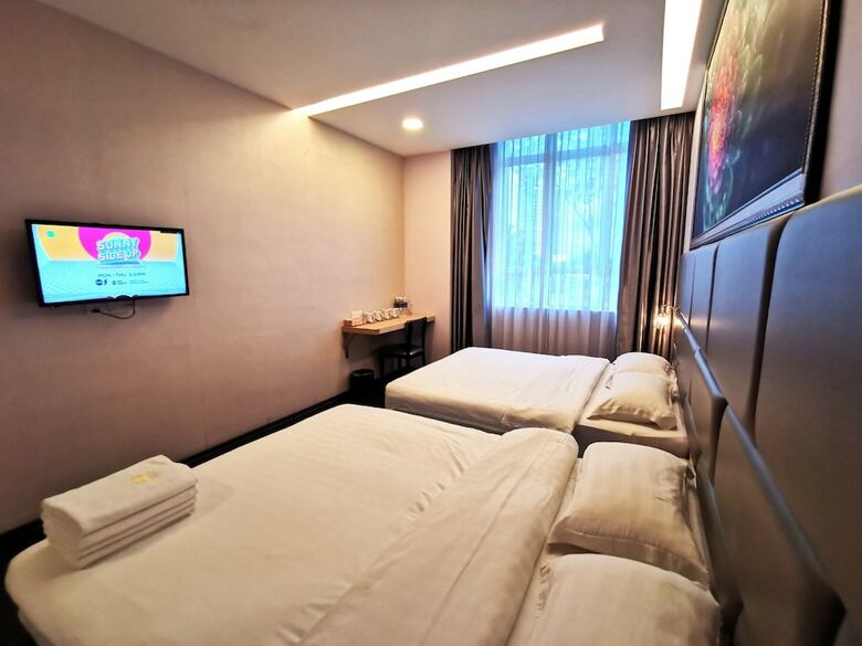Oyo 89423 Zenz Hotel
