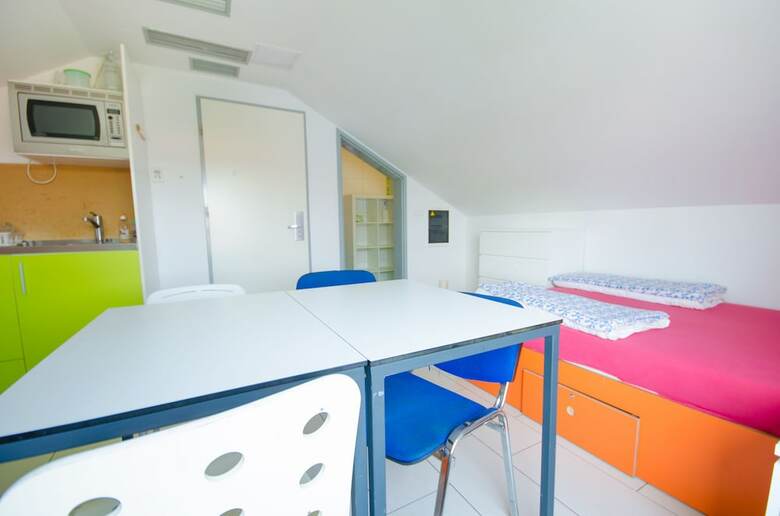 Hostal Simbol Rooms