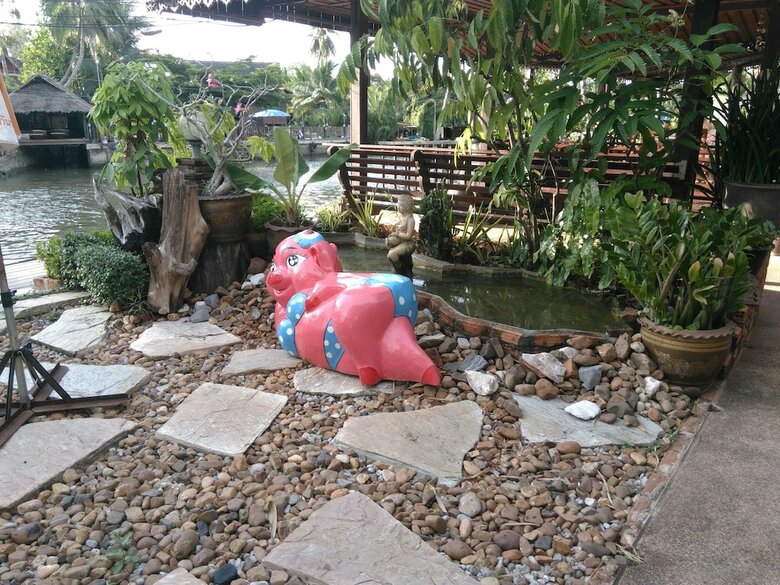 Hotel Rueanphen Homestay