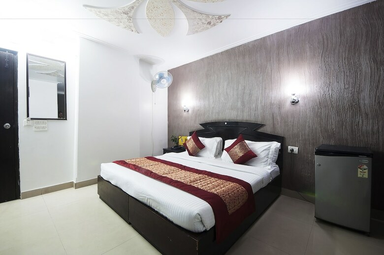 Airport Hotel Paradise Inn