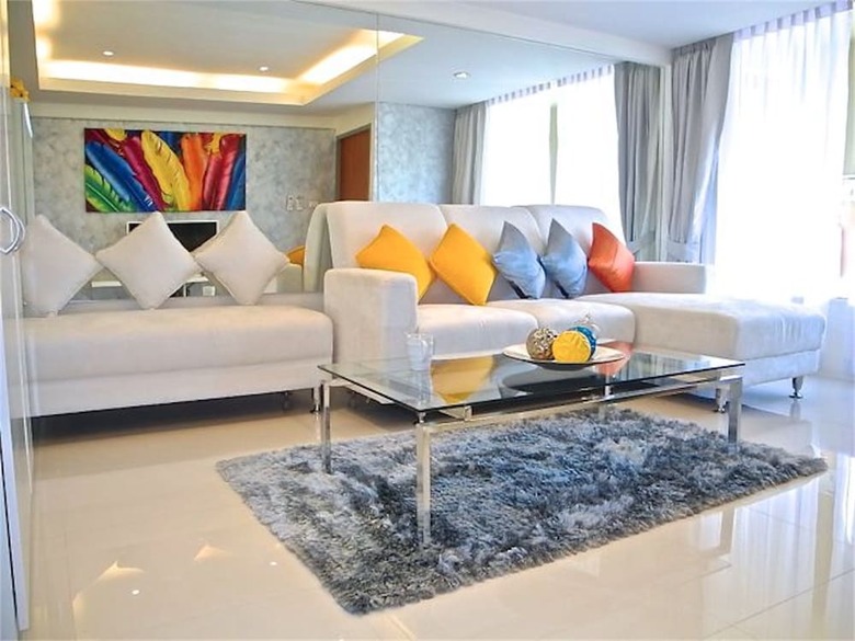 Kata Plaza 1 Bedroom Modern Apartment