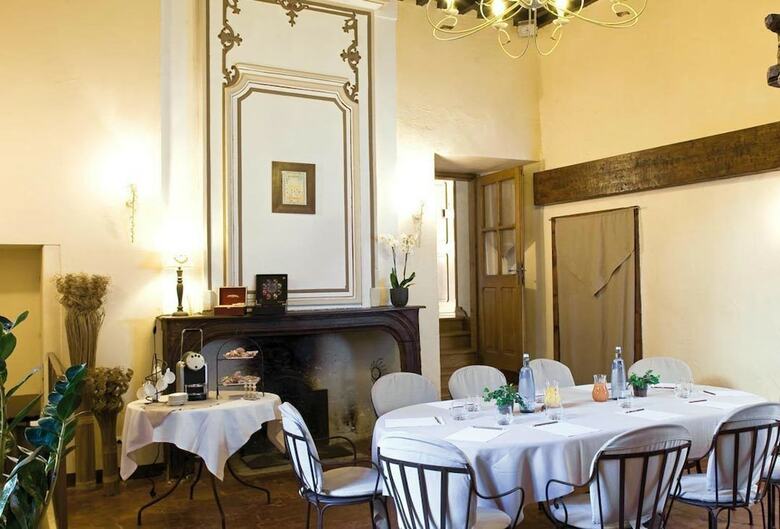 Hotel H�tel Restaurant Les Remparts