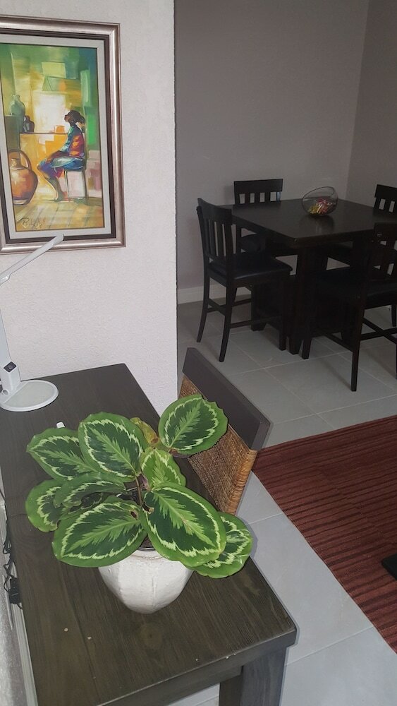 Apartamentos The Ravina Corporate Suites
