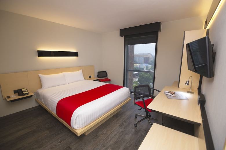 Hotel City Express Plus Medellin