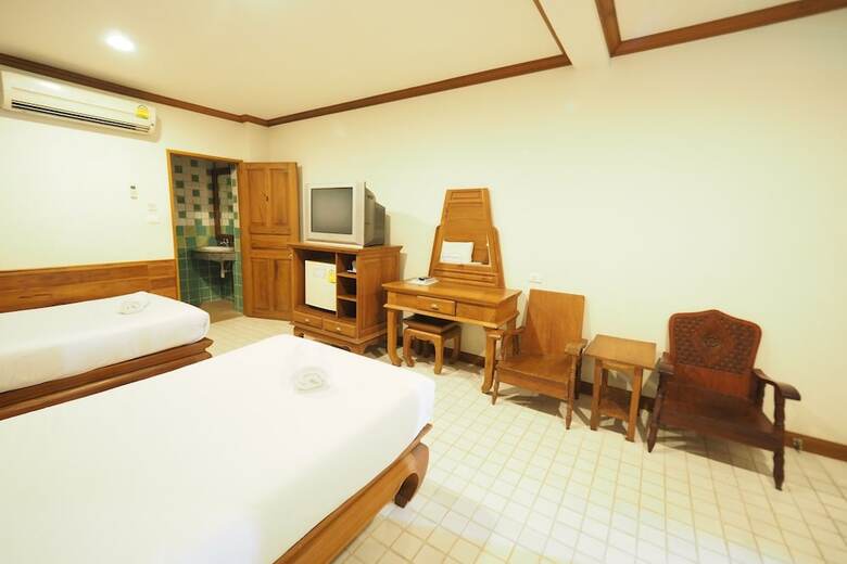 Fah Place Hotel