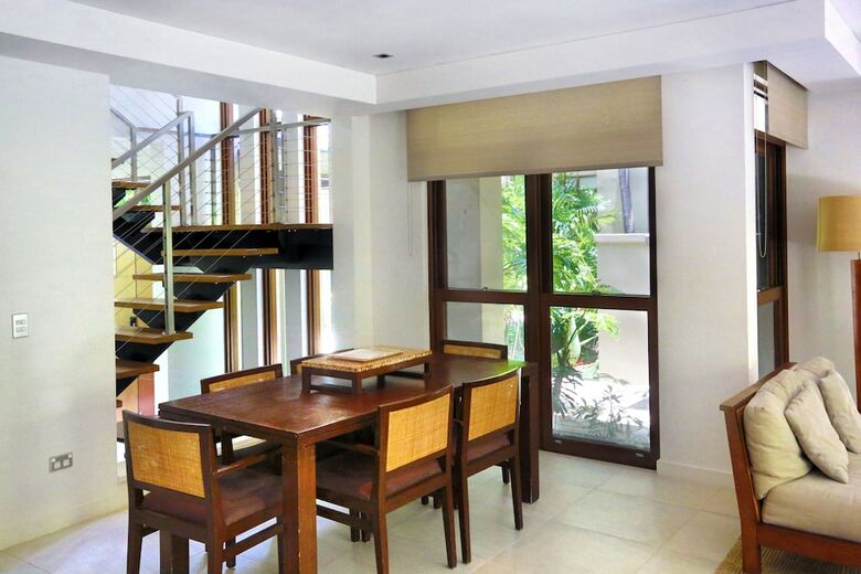 Luxury Private Apartments At Sea Temple