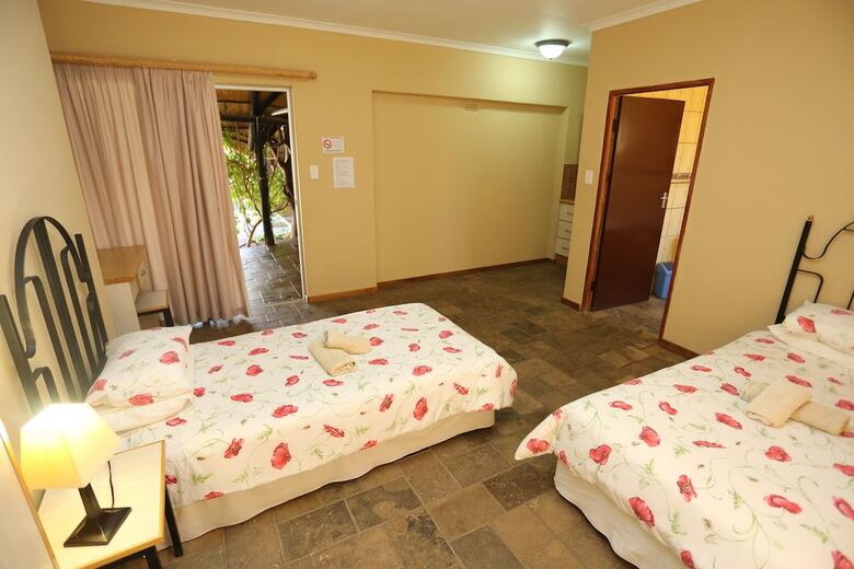Stoney's Country Hotel
