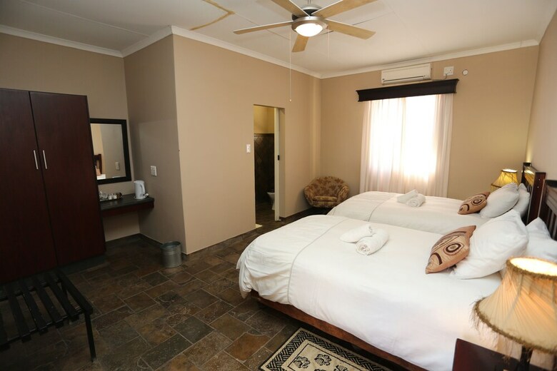 Stoney's Country Hotel