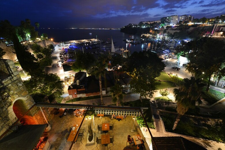 Kalei�i Marina Boutique Hotel