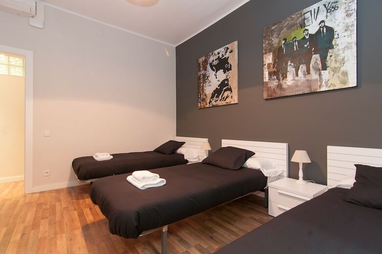 Apartamentos Bbarcelona Gaudi Avenue Flats