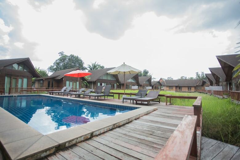 Hotel Rice Farm Villa Suratthani