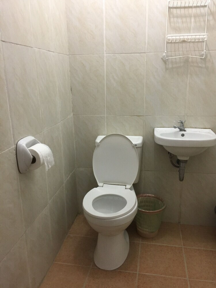 Hostal J & C Guesthouse