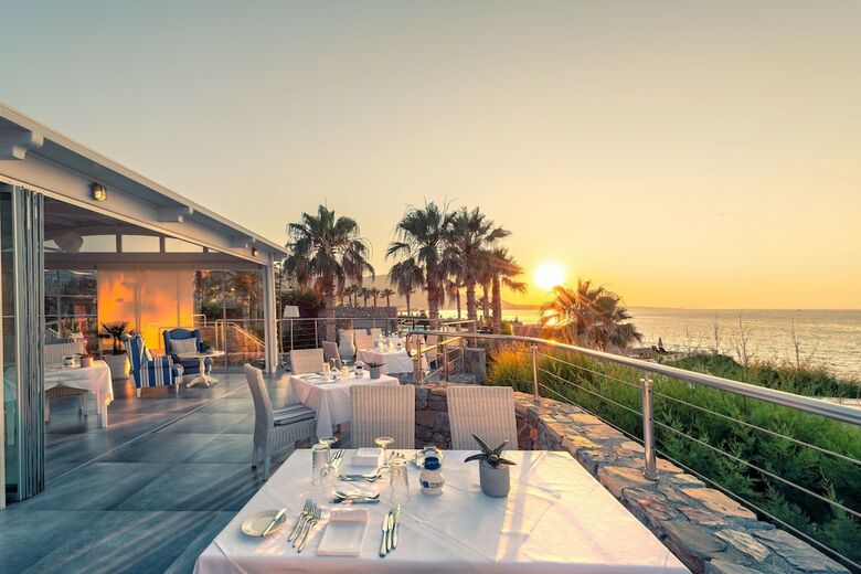 Hotel Ikaros Beach Resort & Spa
