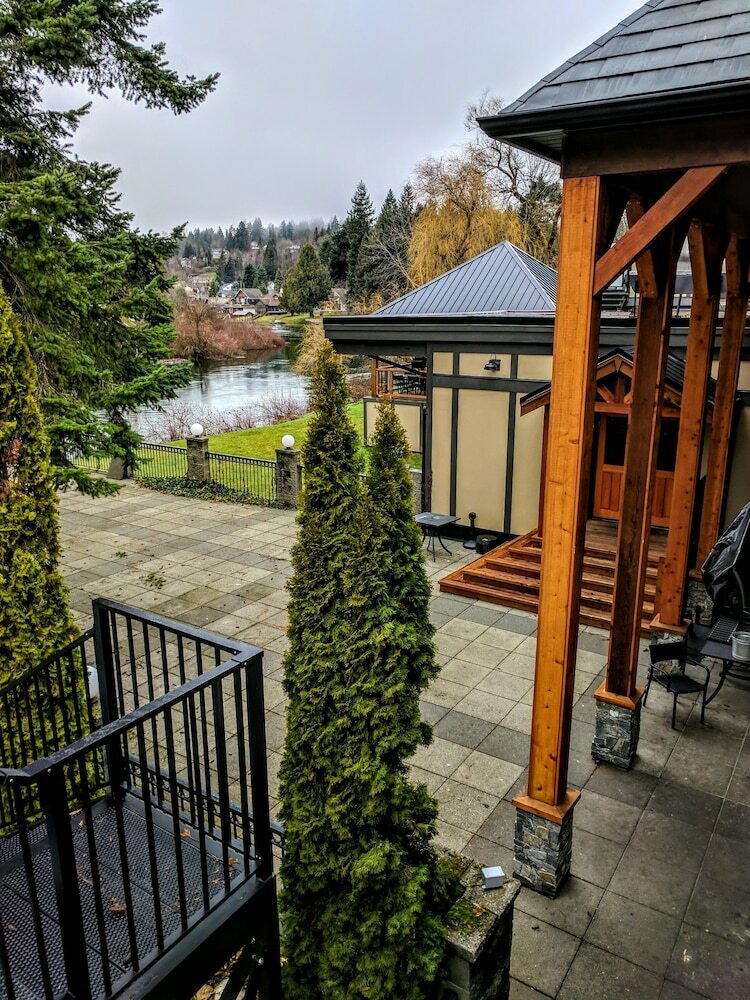 Posada Riverside Inn