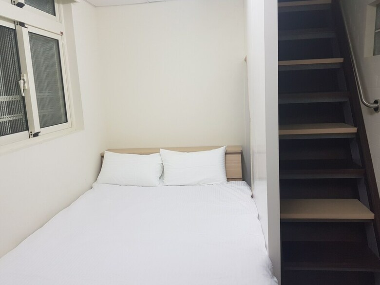 Hotel Fengjia Line Stack