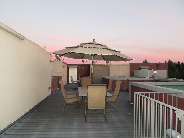 Apartamento 2 Bed / 2 Bath In Studio City