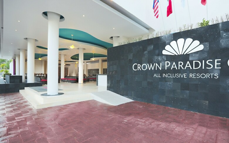 Hotel Crown Paradise Club