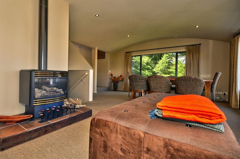 Style And Comfort On Greenstone Place ? Fernhill
