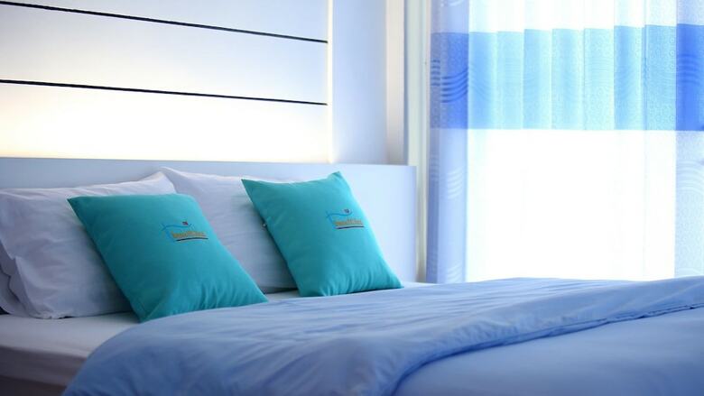 Breeze Hill Hotel