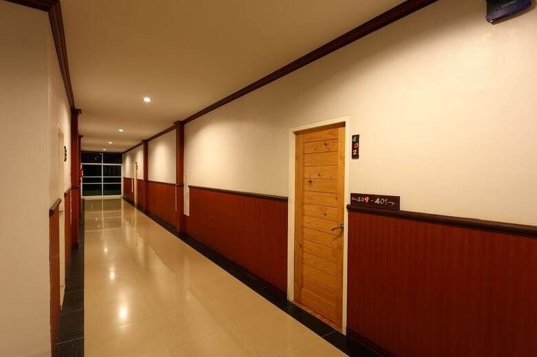 Breeze Hill Hotel