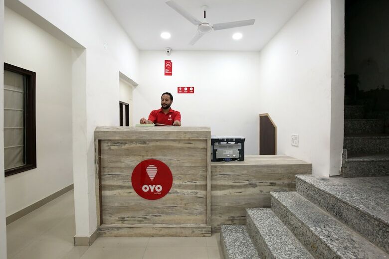 Oyo 4856 Hotel The Benz