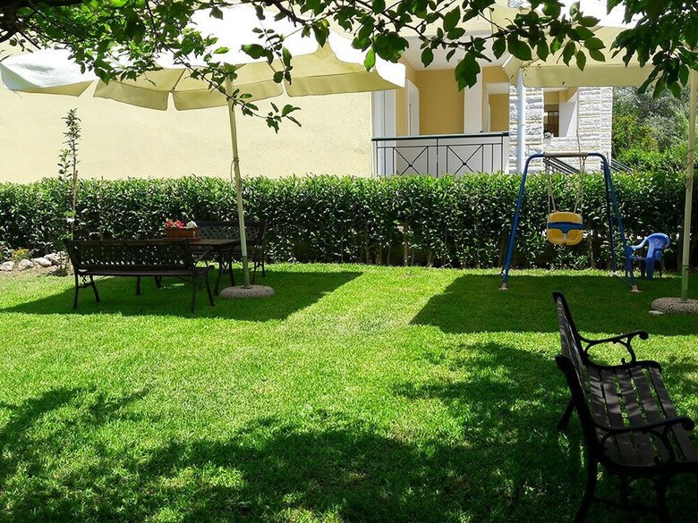Apartamentos Siviri Rental Houses