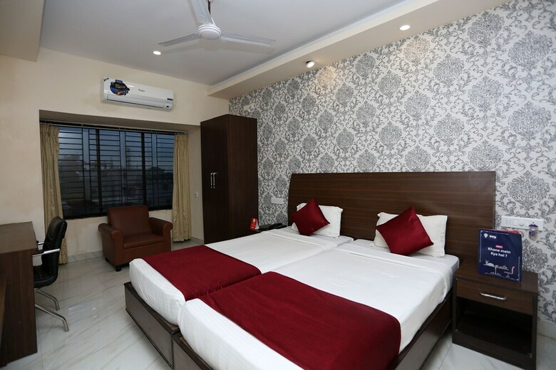 Oyo 9010 Hotel Railview