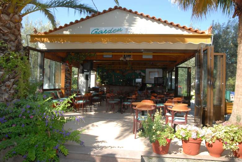 Apartamentos Anaxos Garden
