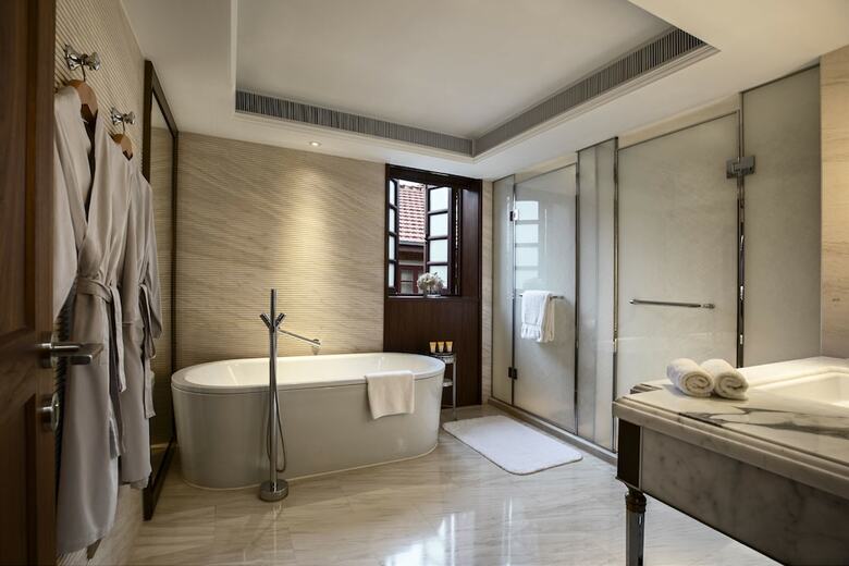 Hotel Capella Shanghai, Jian Ye Li