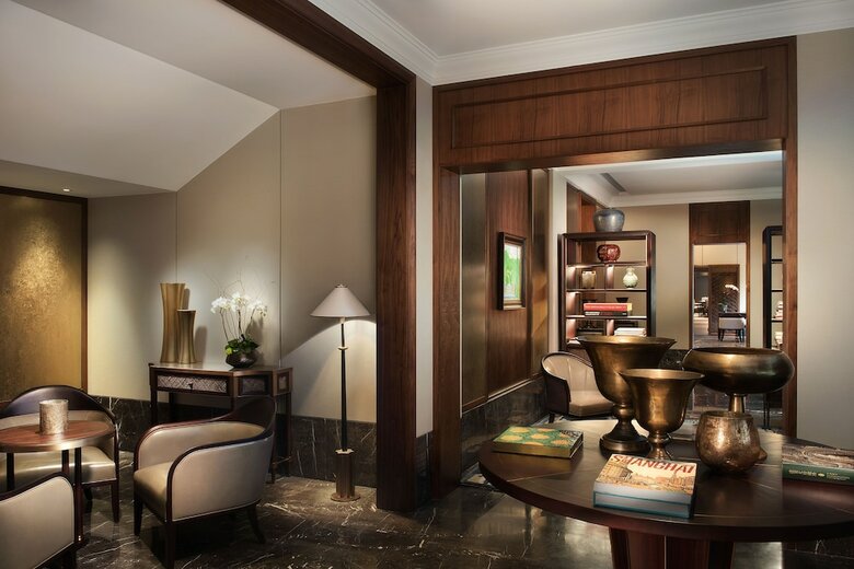 Hotel Capella Shanghai, Jian Ye Li