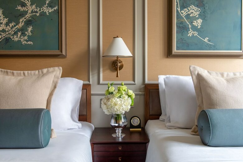 Hotel Capella Shanghai, Jian Ye Li