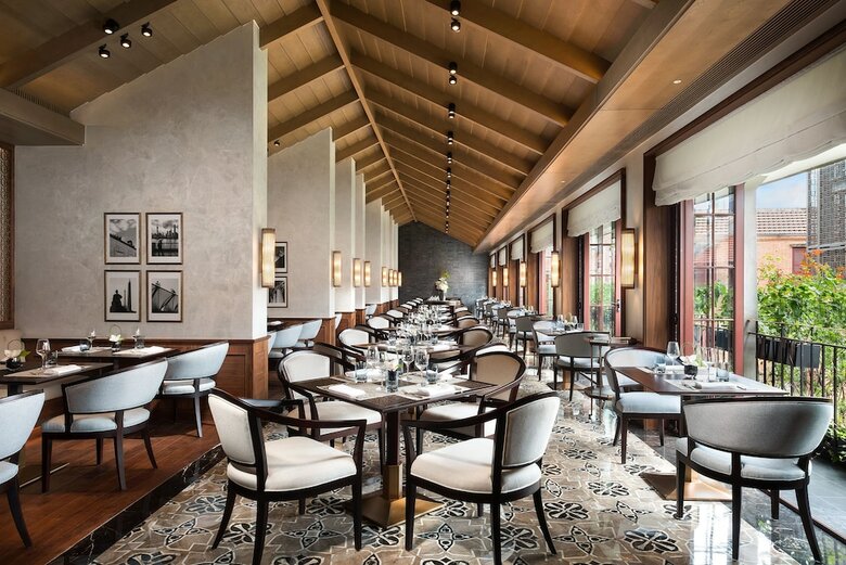 Hotel Capella Shanghai, Jian Ye Li