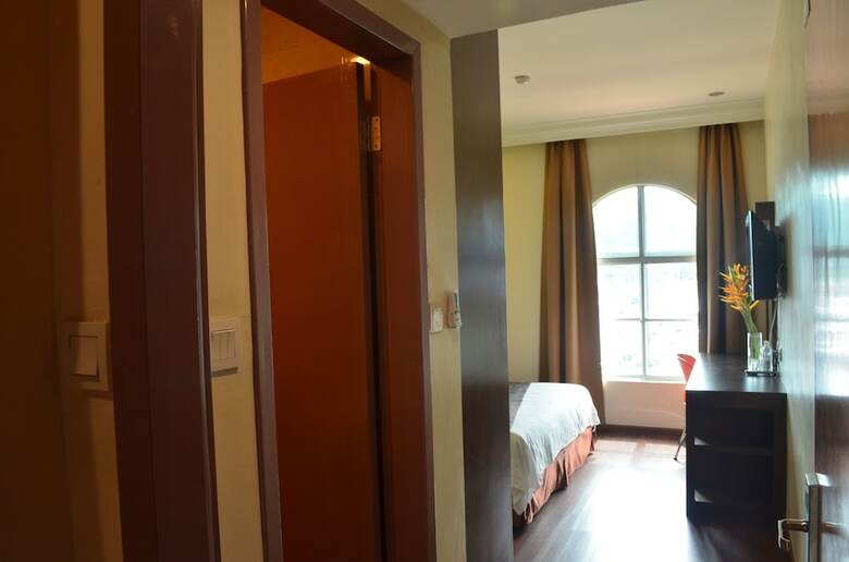 Hotel Lintas Plaza