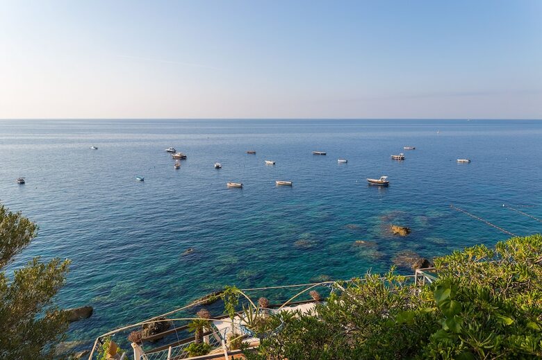 Villa Blue Eyes