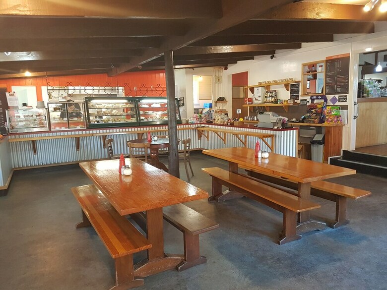 Flat Hills Cafe And Tourist Park