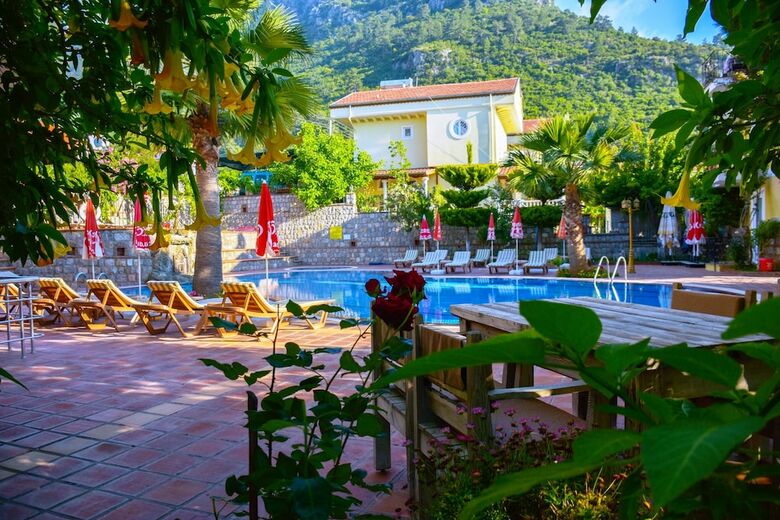 Mountain Valley Apart Hotel & Villas