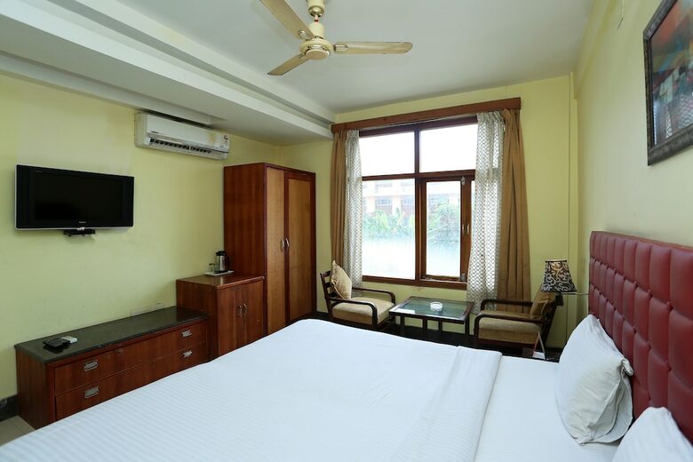 Hotel Oyo Flagship 131 Puri Surya Beach Inn