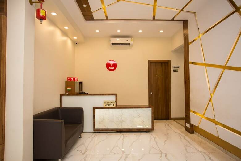 Oyo 8872 Hotel Address Inn