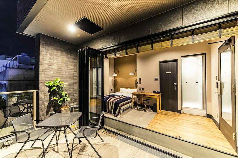 H Hotel