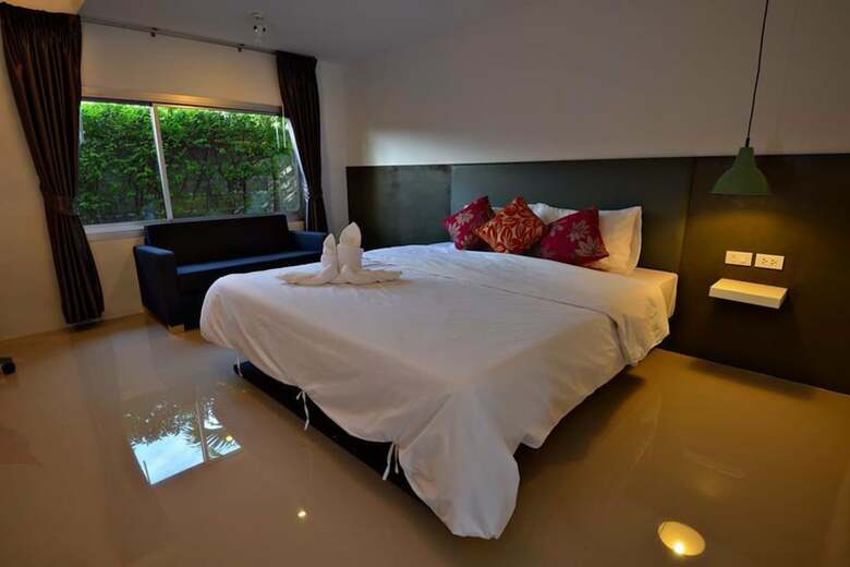 Hotel Sabye D Resort At Surat