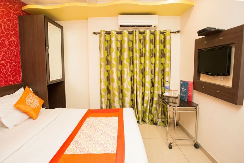 Hotel Oyo 7148 Adore Inn