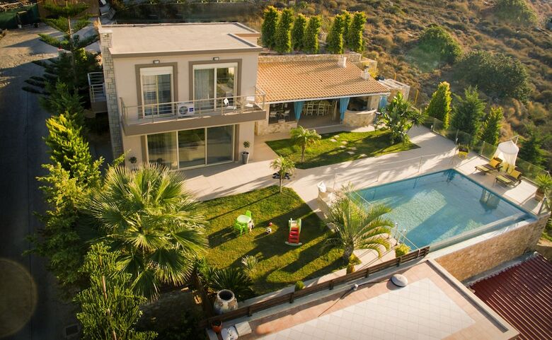 Luxury Holiday Villas Gouves