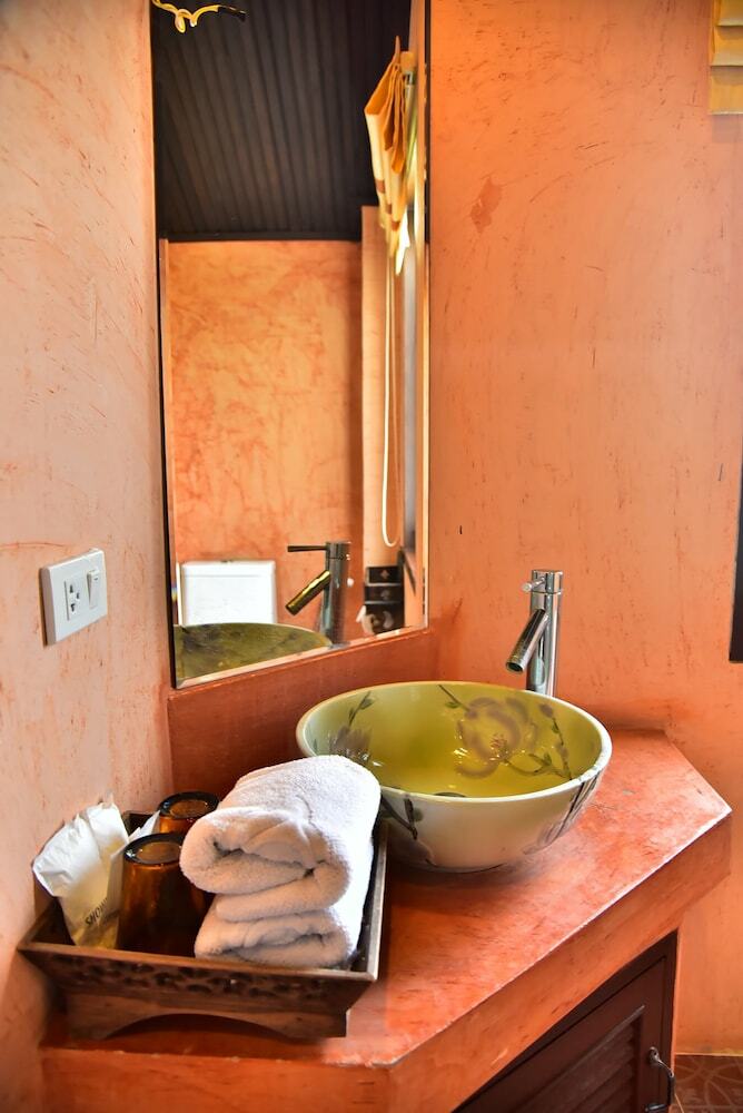 Hotel Chaan Mai Hom